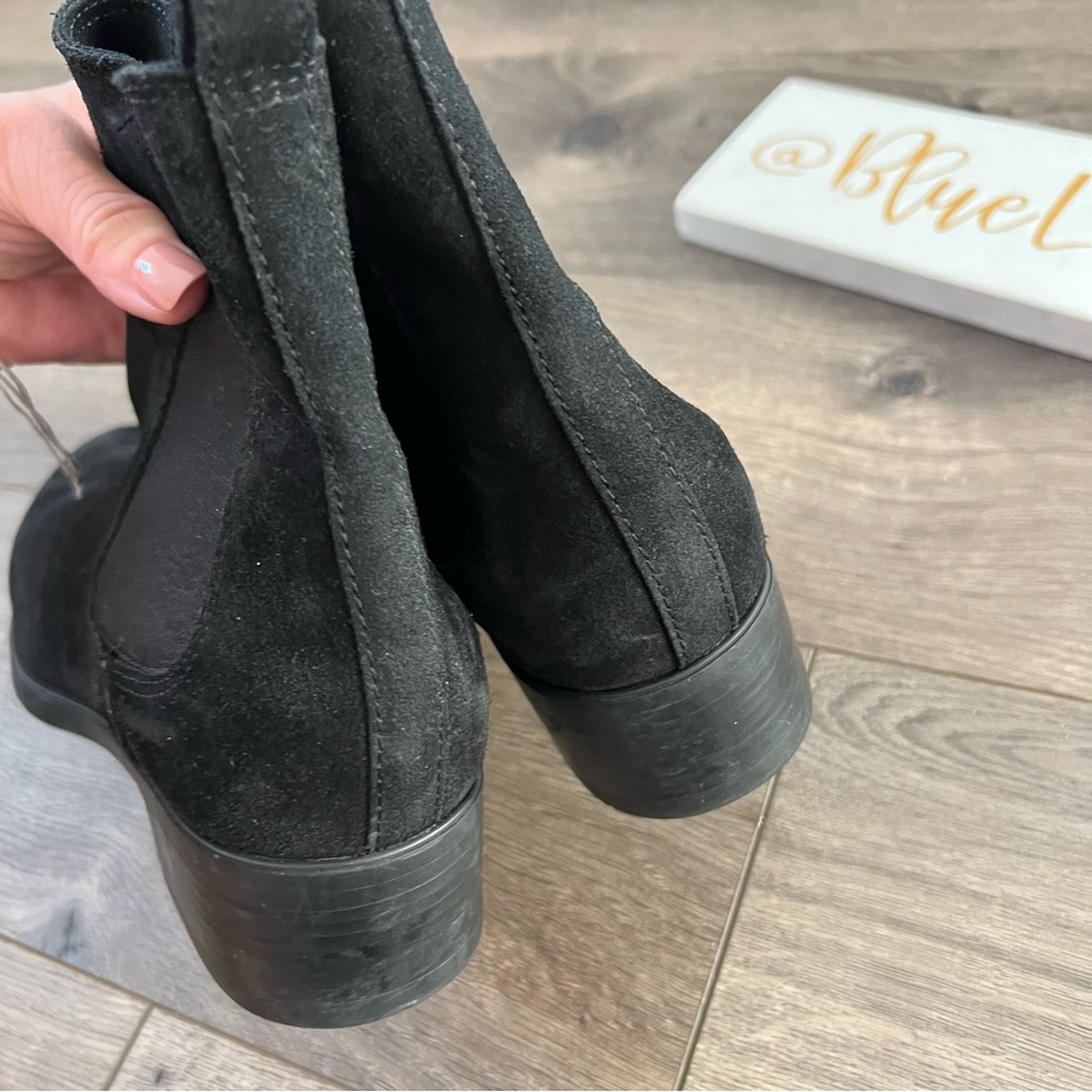La Canadienne Black Suede Chelsea Boots NWOT - Picture 5 of 9